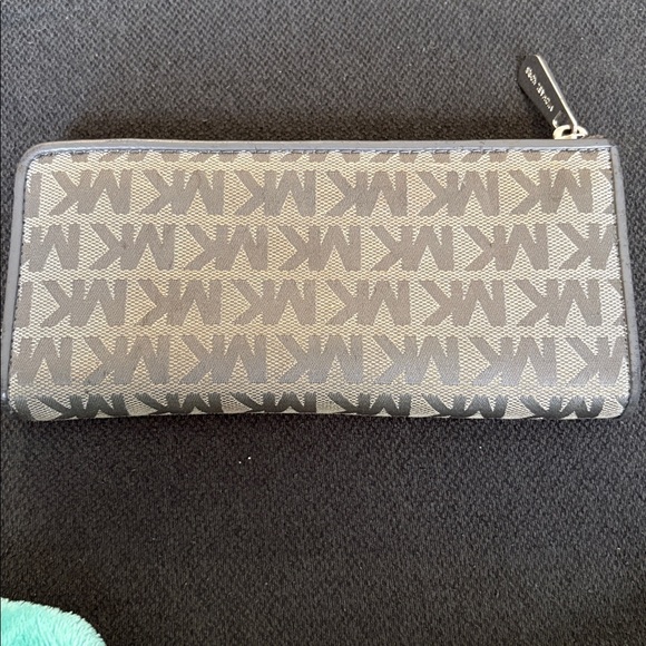 Michael Kors Gray and Brown Logo Wallet- good condition, - Picture 4 of 11